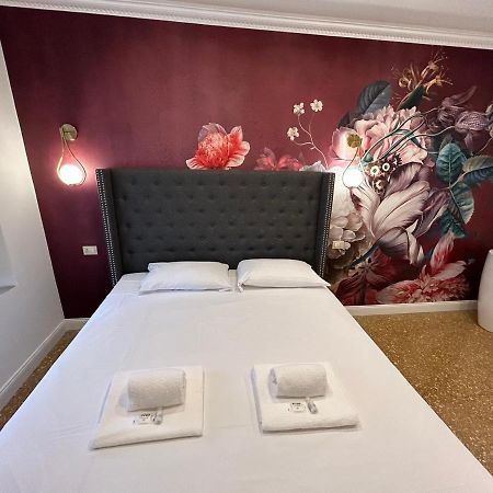 Raffaello'S Place Рим Экстерьер фото