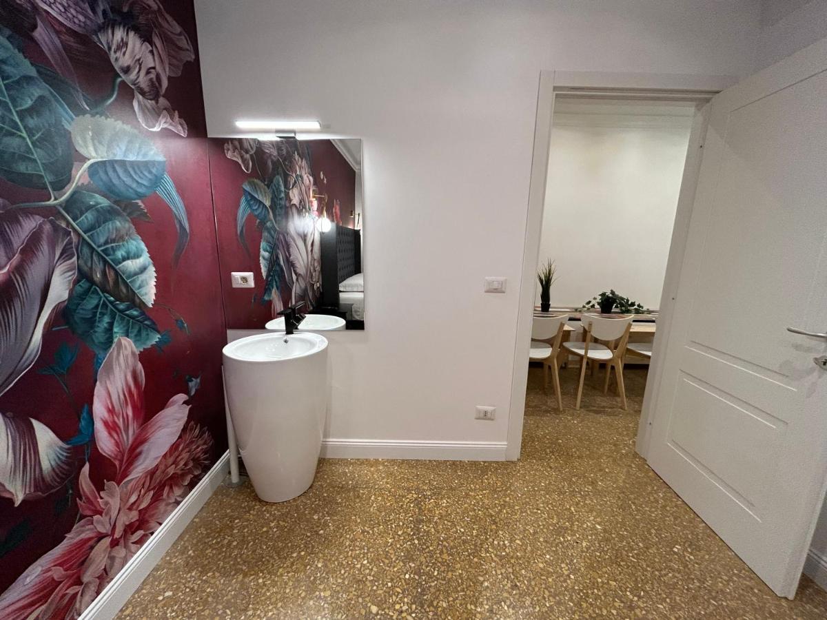 Raffaello'S Place Рим Экстерьер фото