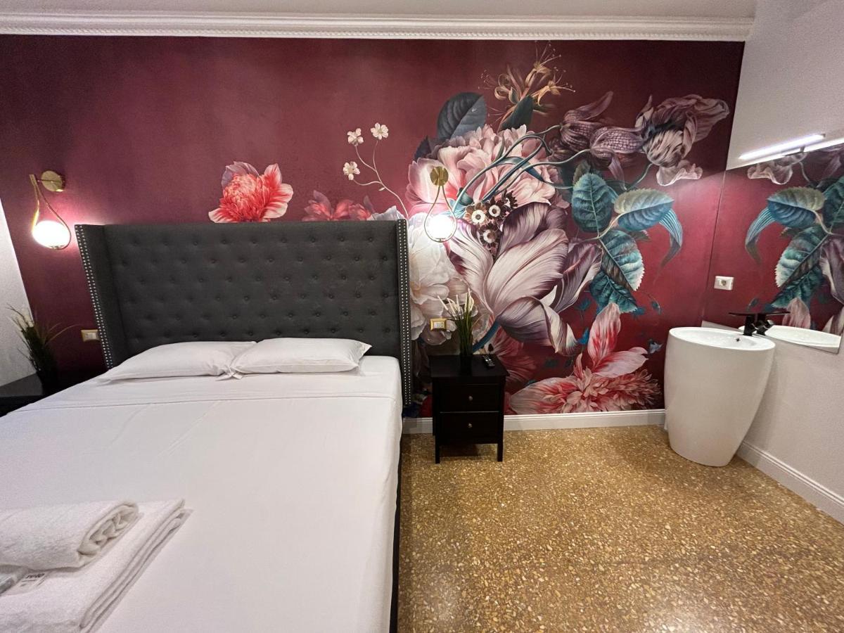 Raffaello'S Place Рим Экстерьер фото